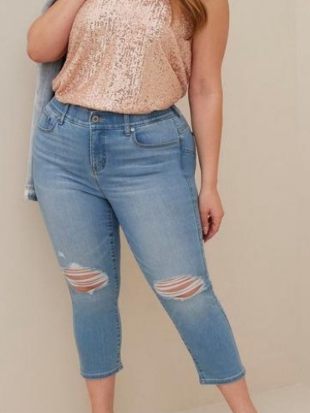 Torrid Cropped Super Soft Bombshell Skinny Jeans In Light/Medium Wash Size 16